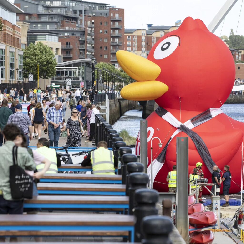 Inflatable duck, inflatable pr stunt, experiential marketing,