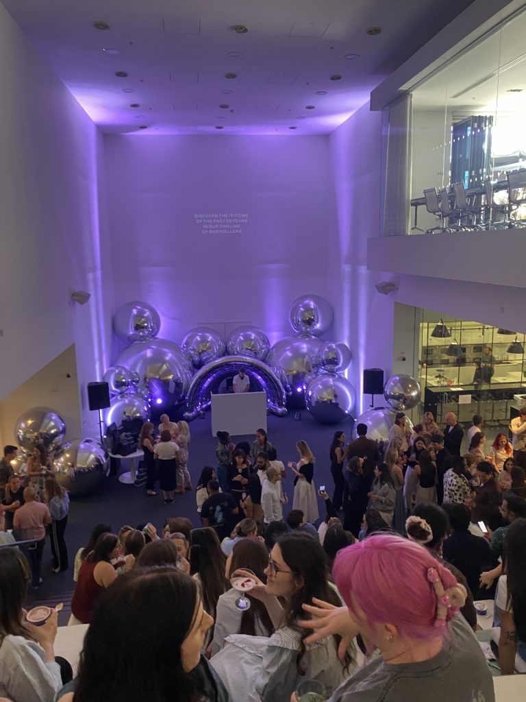 Inflatable Mirror Ball. Chrome Mirror Ball. Mirror Ball Arch. Inflatable Advertising, Inflatable Marketing. Inflatables for Events. Display Inflatable.