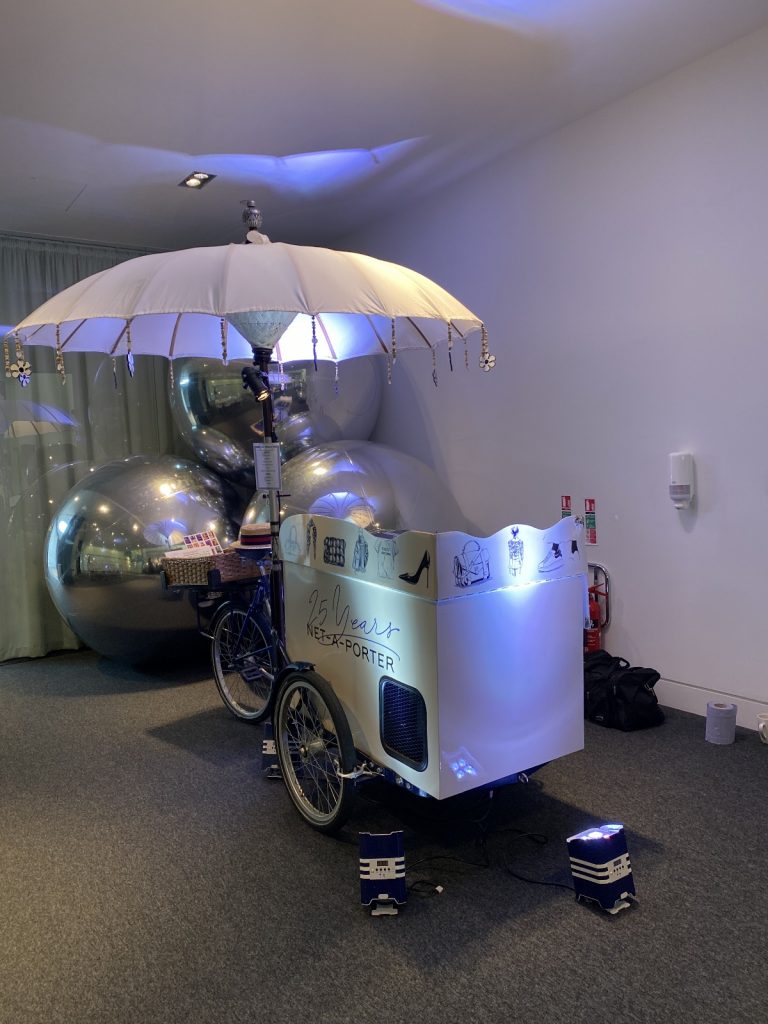 Inflatable Mirror Ball. Chrome Mirror Ball. Mirror Ball Arch. Inflatable Advertising, Inflatable Marketing. Inflatables for Events. Display Inflatable.