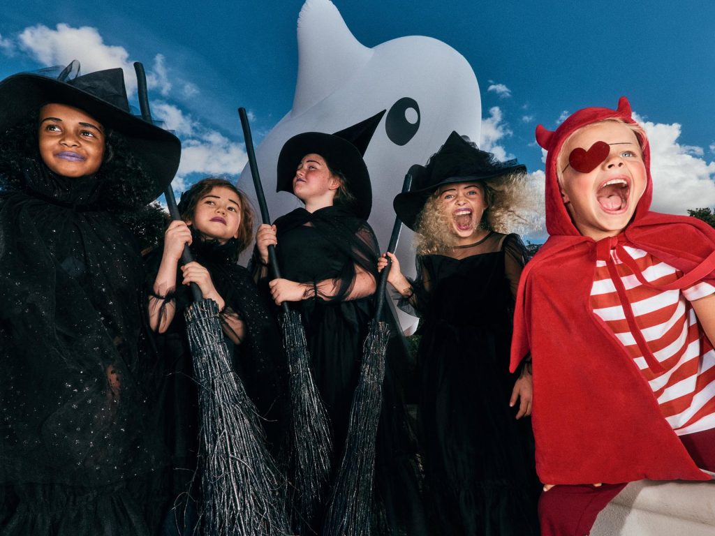 Advertising Inflatable. Helium Inflatable. Inflatable Marketing. Ariel Marketing. Outdoor Inflatable. Sealed Air Inflatable. Custom Shaped Inflatable. Inflatable Ghost. Helium Ghost.