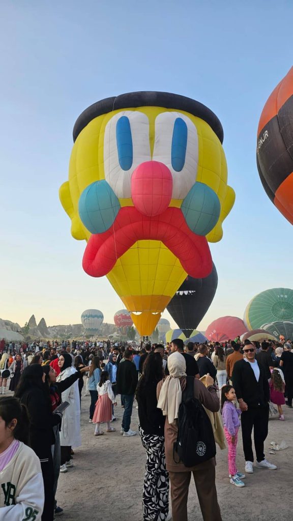 hot air balloon. hot air balloon event. hot air balloon festival. hot air balloon custom character. custom shape hot air balloon. hot air balloon show. hot air balloon art. slawn hot air balloon. BalonFest Cappadocia. turkey.